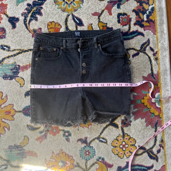 GAP exposed button fly raw hem black stretch denim shorts, 27 - Picture 4 of 6